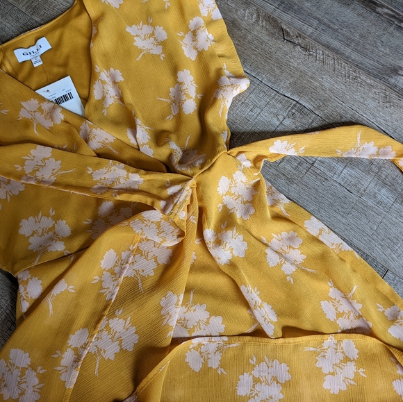 Gilli Floral Mustard Mini Faux Wrap Dress - Picture 4 of 6